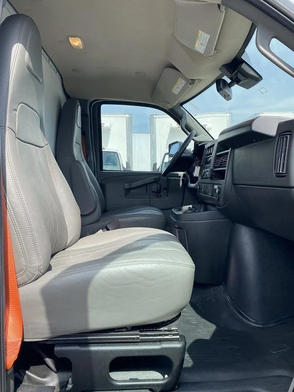 Used 2024 White GMC Work Van image 31