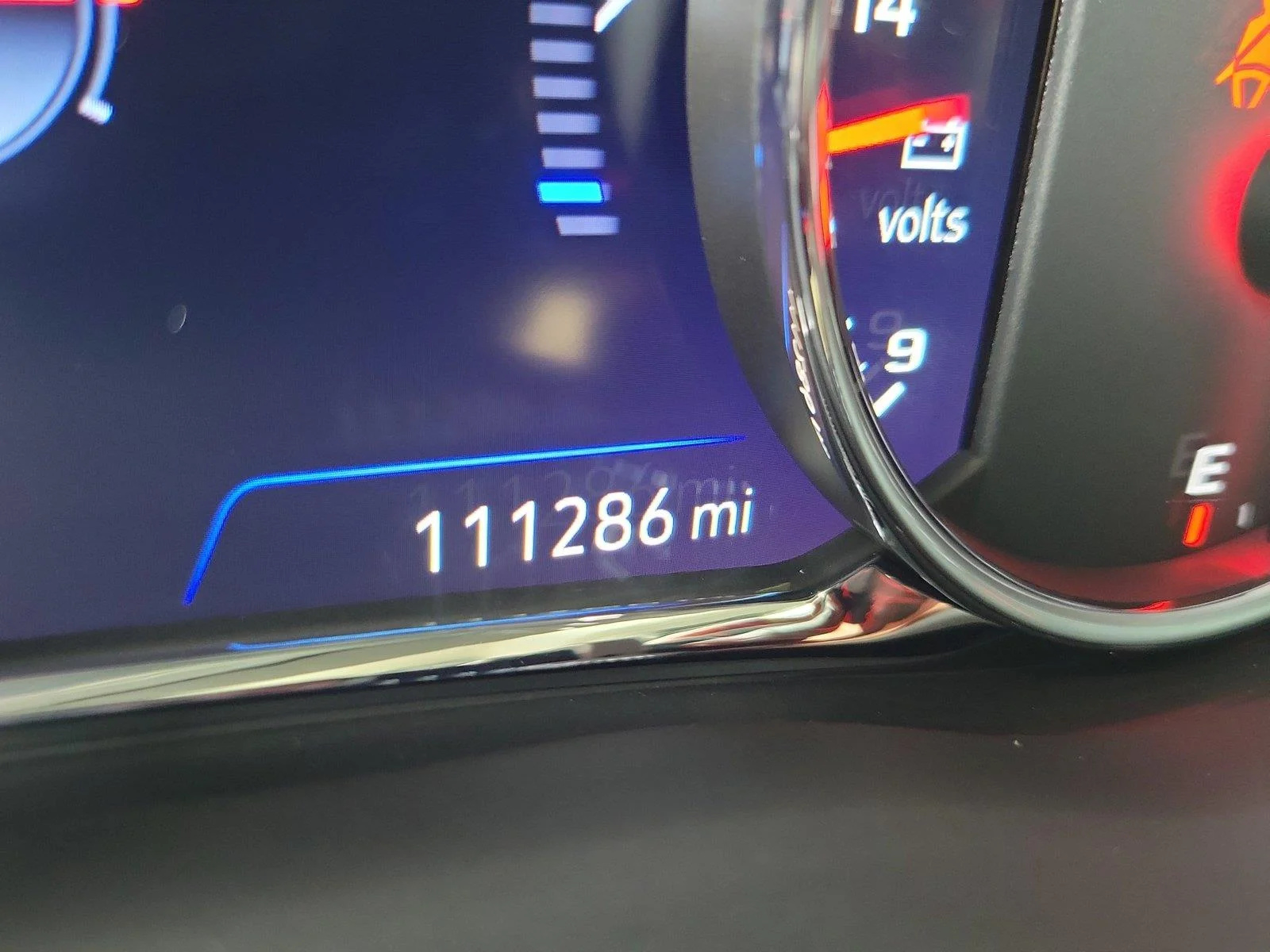 Used 2023 VOLCANIC RED TINTCOAT GMC AT4 image 27