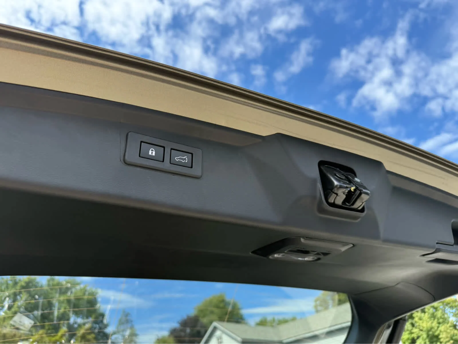 New 2025 GREEN Subaru Premium image 27