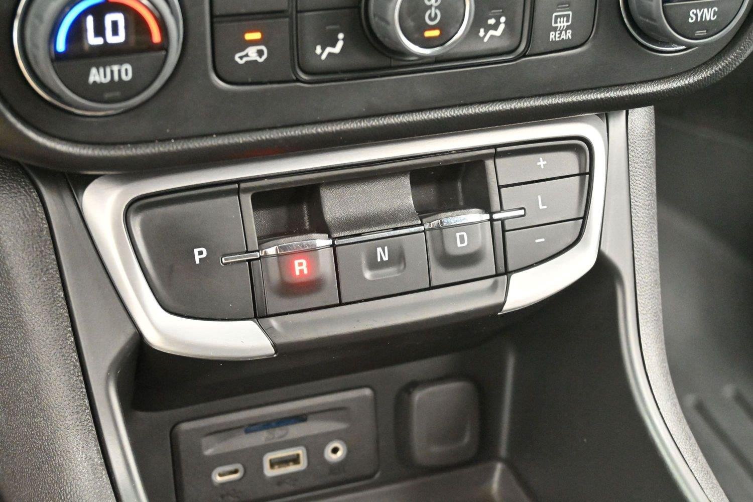 Used 2022 QUICKSILVER METALLIC GMC SLT image 25