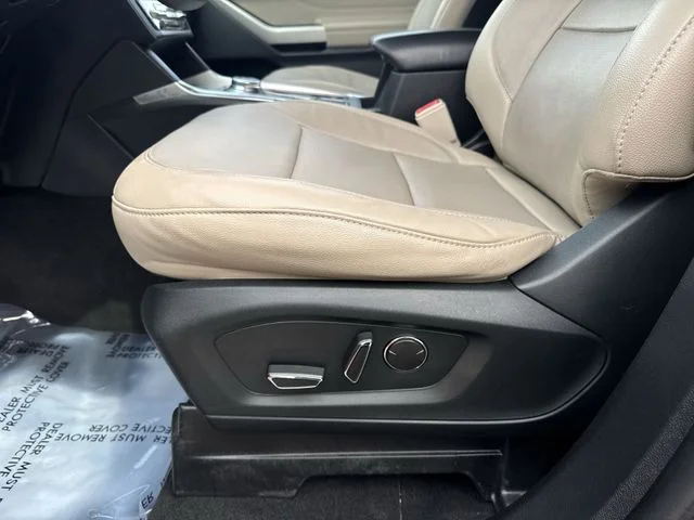 Used 2020 Red Ford Limited image 31
