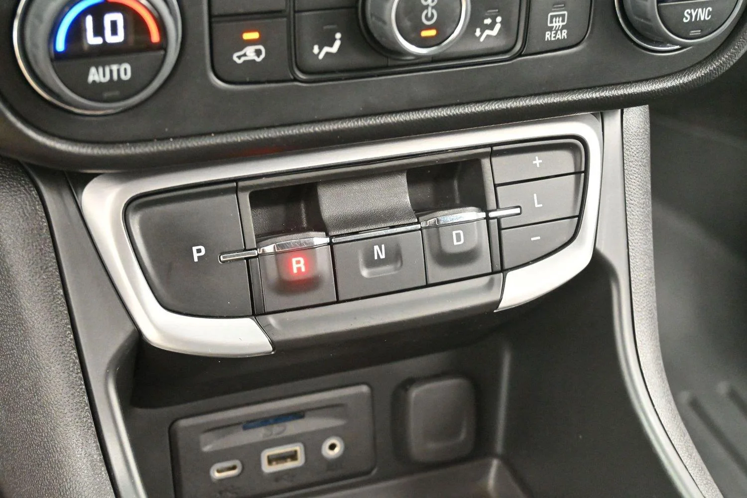 Used 2022 QUICKSILVER METALLIC GMC SLT image 25