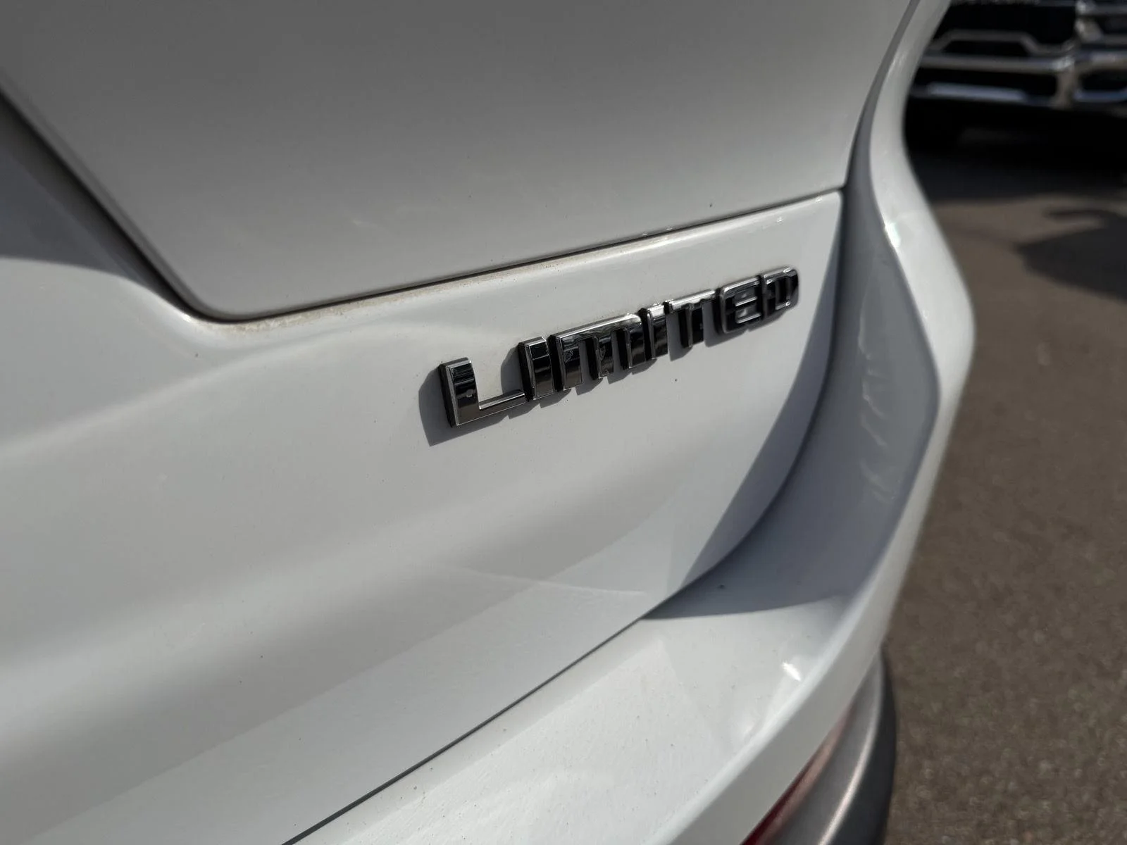 Used 2023 Bright White Clearcoat Jeep Limited image 27