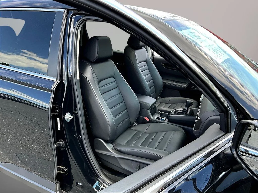 Used 2026 Crystal Black Pearl Honda EX-L image 30