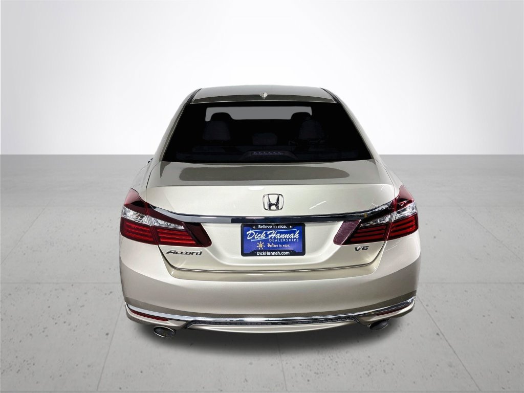 Used 2017 Gold Honda EX-L image 7