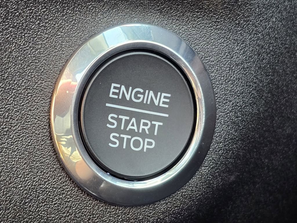 New 2026 Oxford White Ford XLT image 11