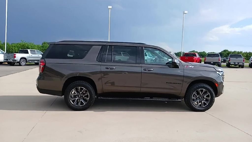 2021 Chevrolet Suburban Z71 - Photo 9