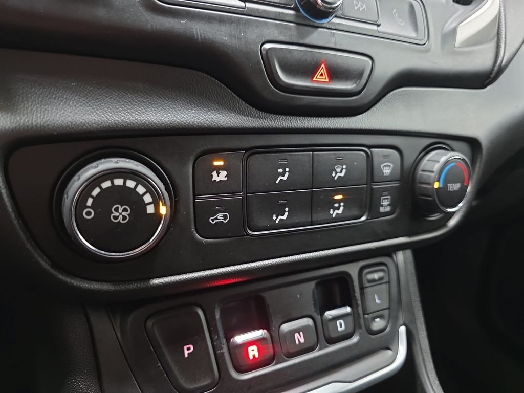 Used 2019 Ebony Twilight Metallic GMC SLE image 22