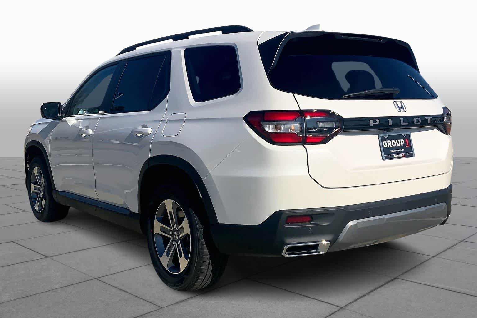New 2026 Platinum White Pearl Honda 2WD EX-L image 11