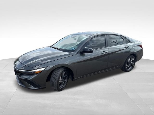 Used 2025 Gray Hyundai SEL Sport image 3
