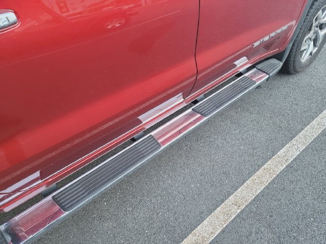 Used 2025 Red GMC SLT image 4