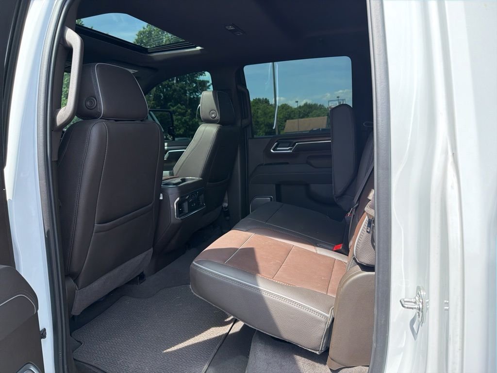 Used 2025 White GMC Denali image 13