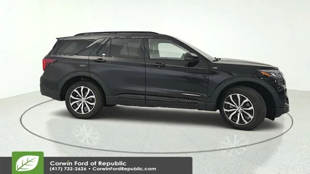 Certified Used 2026 Black Metallic Ford ST-Line image 7