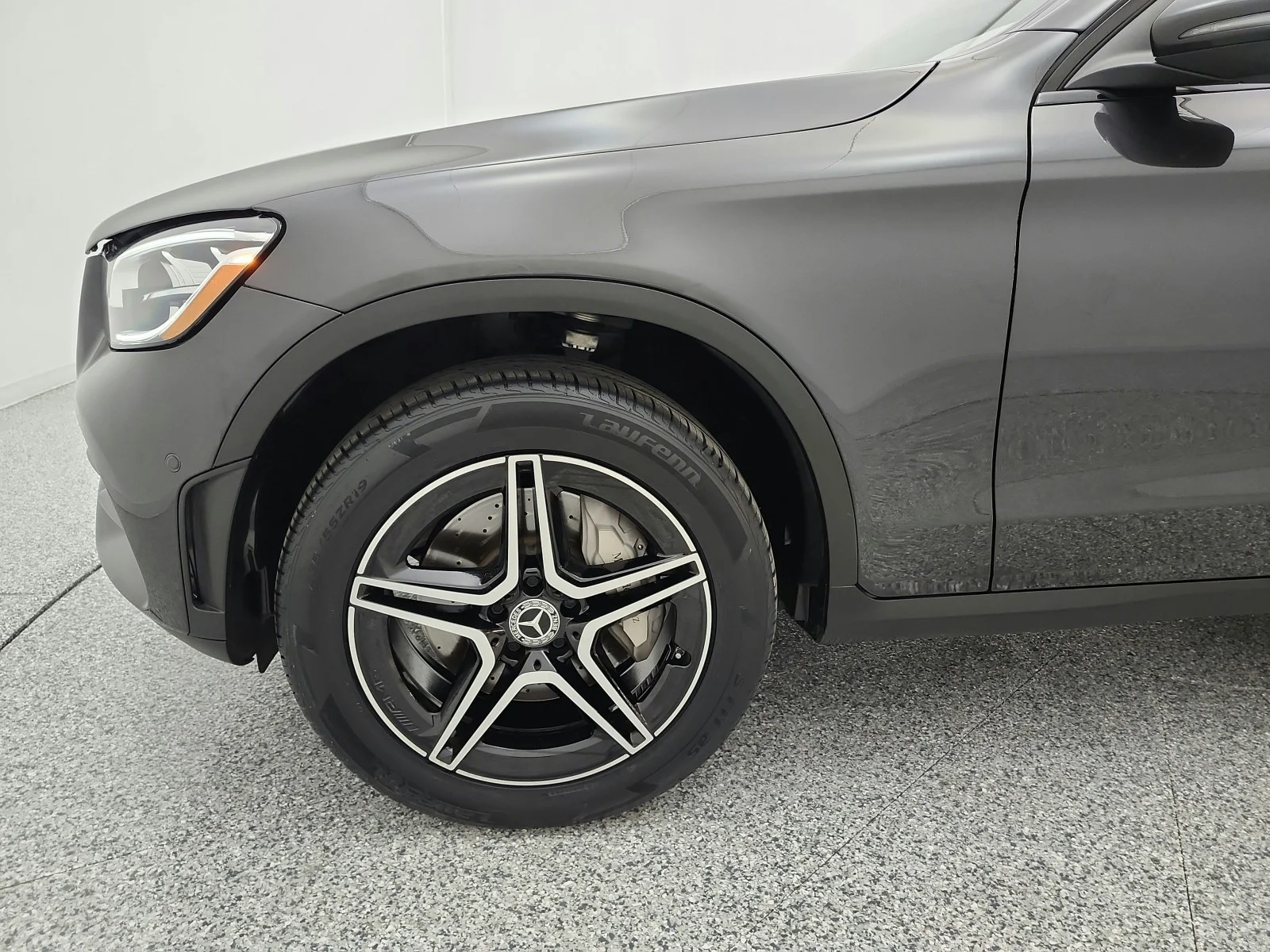 Used 2022 Graphite Grey Metallic Mercedes-Benz GLC 300 SUV image 17