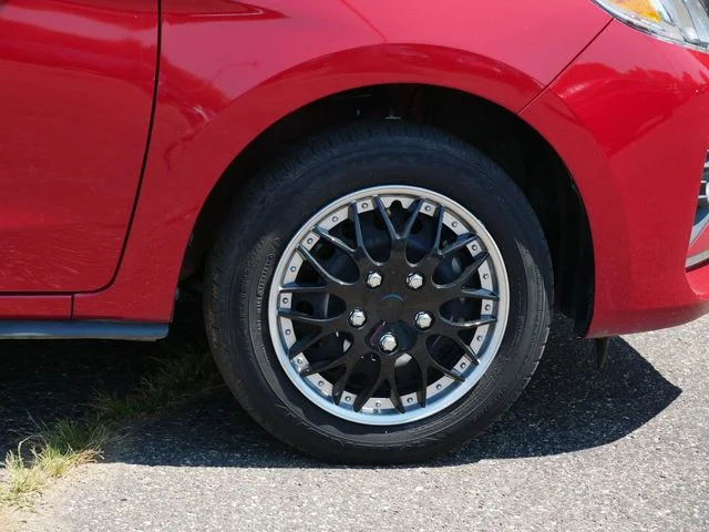 Certified Used 2024  Mitsubishi ES image 7