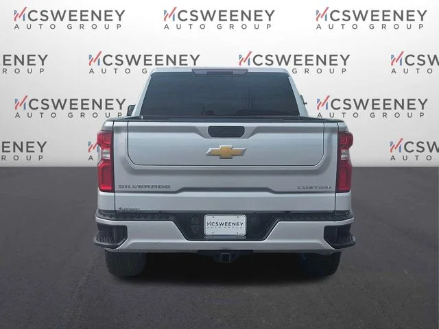Used 2021 Silver Chevrolet Custom image 4