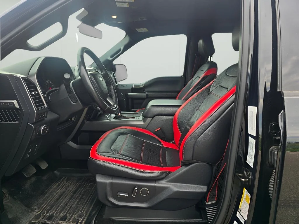 Used 2018 SHADOW BLACK Ford LARIAT image 10