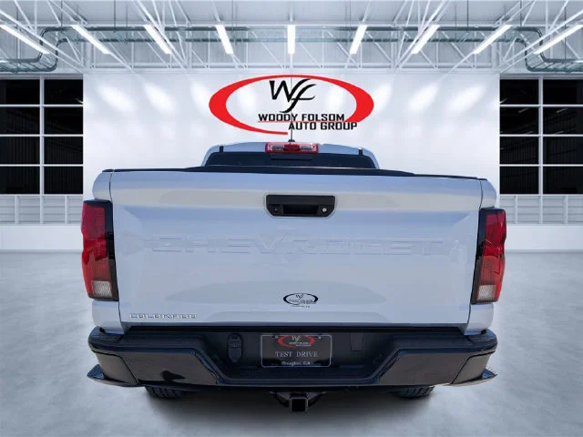 Used 2023 White Chevrolet Z71 image 4