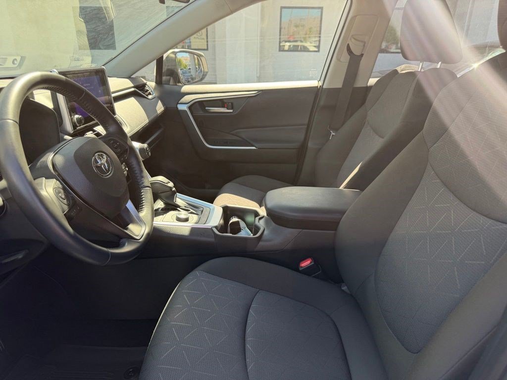 Used 2025 White Toyota Hybrid XLE image 10