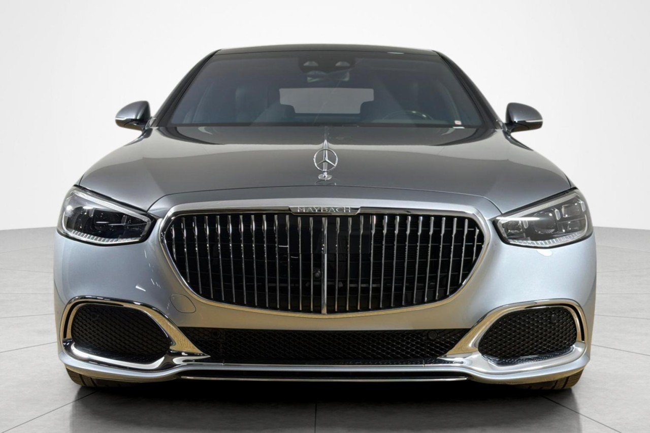 Certified Used 2024 Cirrus Silver Metallic Mercedes-Benz Maybach S 580 image 8
