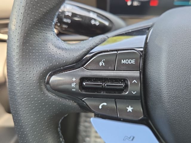 Used 2025 Blue Hyundai Base image 15