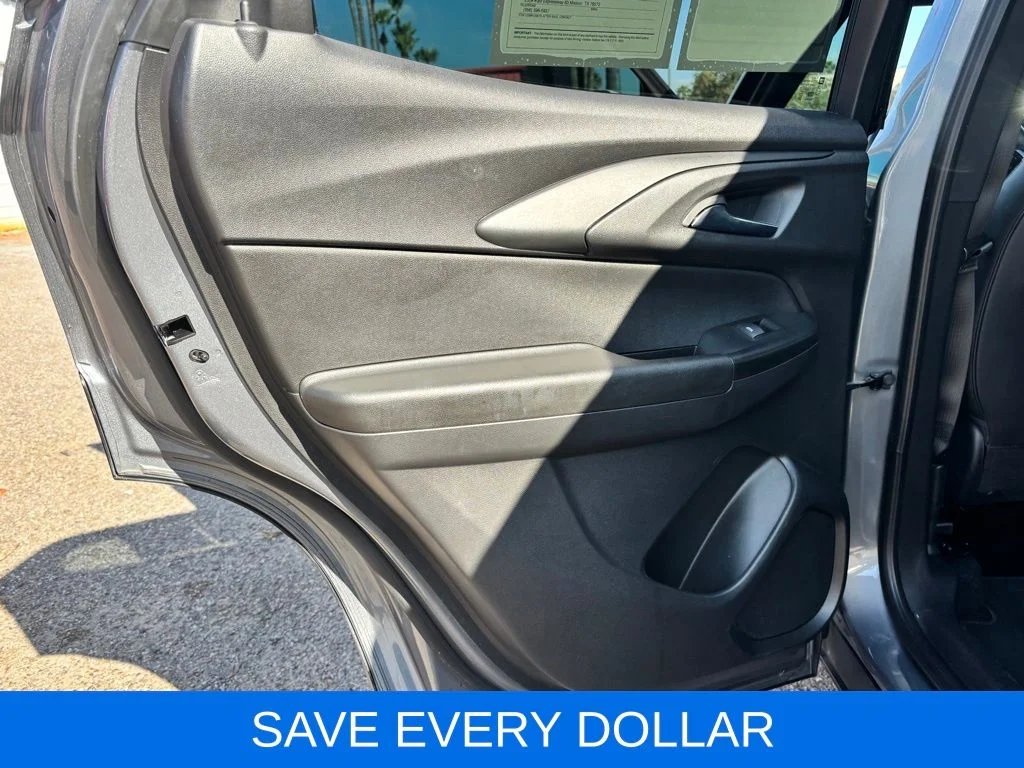 Used 2022 Gray Chevrolet ACTIV image 17