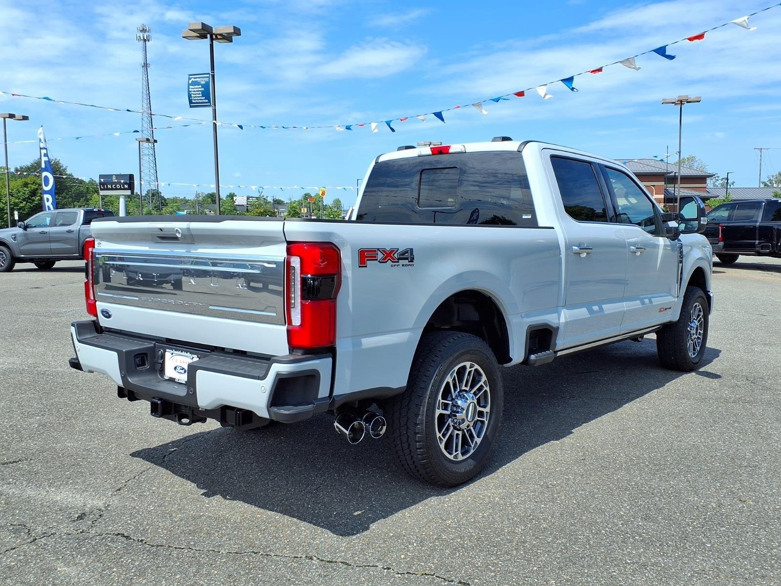 New 2026 Avalanche Ford F-250® Platinum® image 2