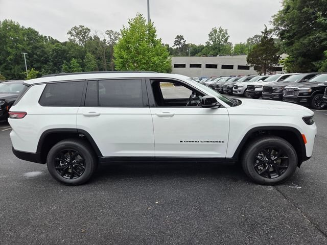 New 2026 Bright White Clear-Coat Exterior Paint Jeep Laredo image 10
