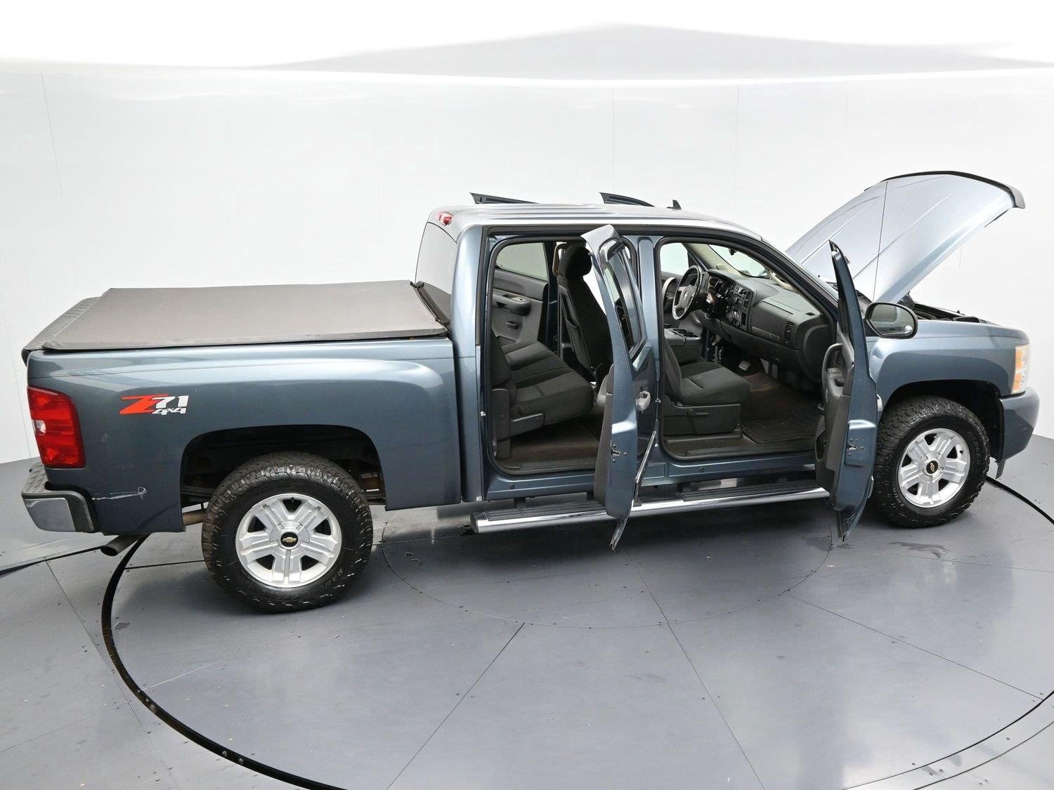 Used 2011 Blue Granite Metallic Chevrolet LT image 34
