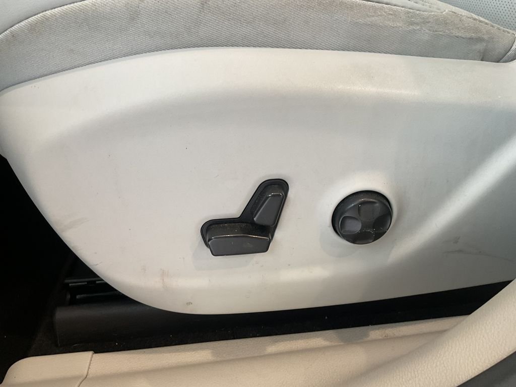 Used 2021 White Jeep Limited image 15