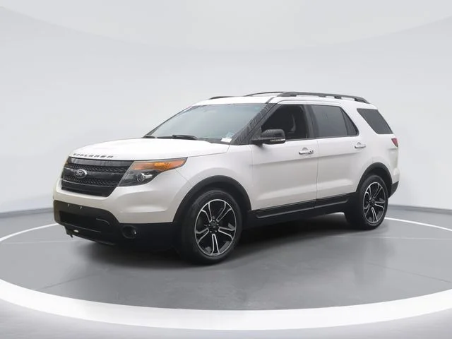 Used 2014 White Ford Sport image 1