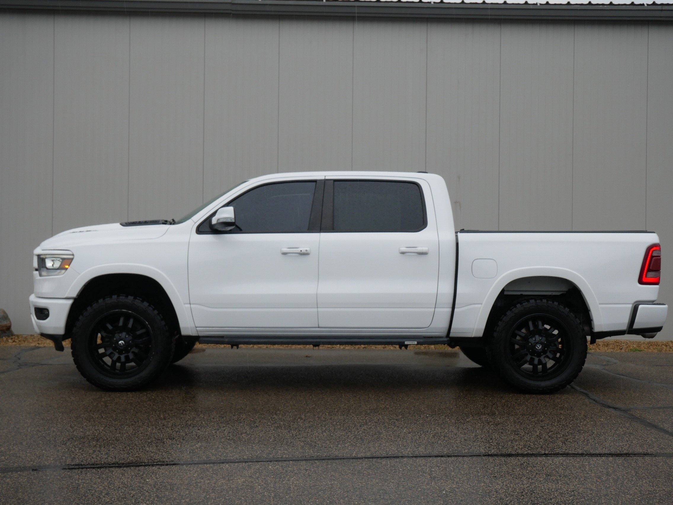 Used 2019 RAM Ram 1500 Pickup Laramie with VIN 1C6SRFJT3KN698322 for sale in Hastings, Minnesota