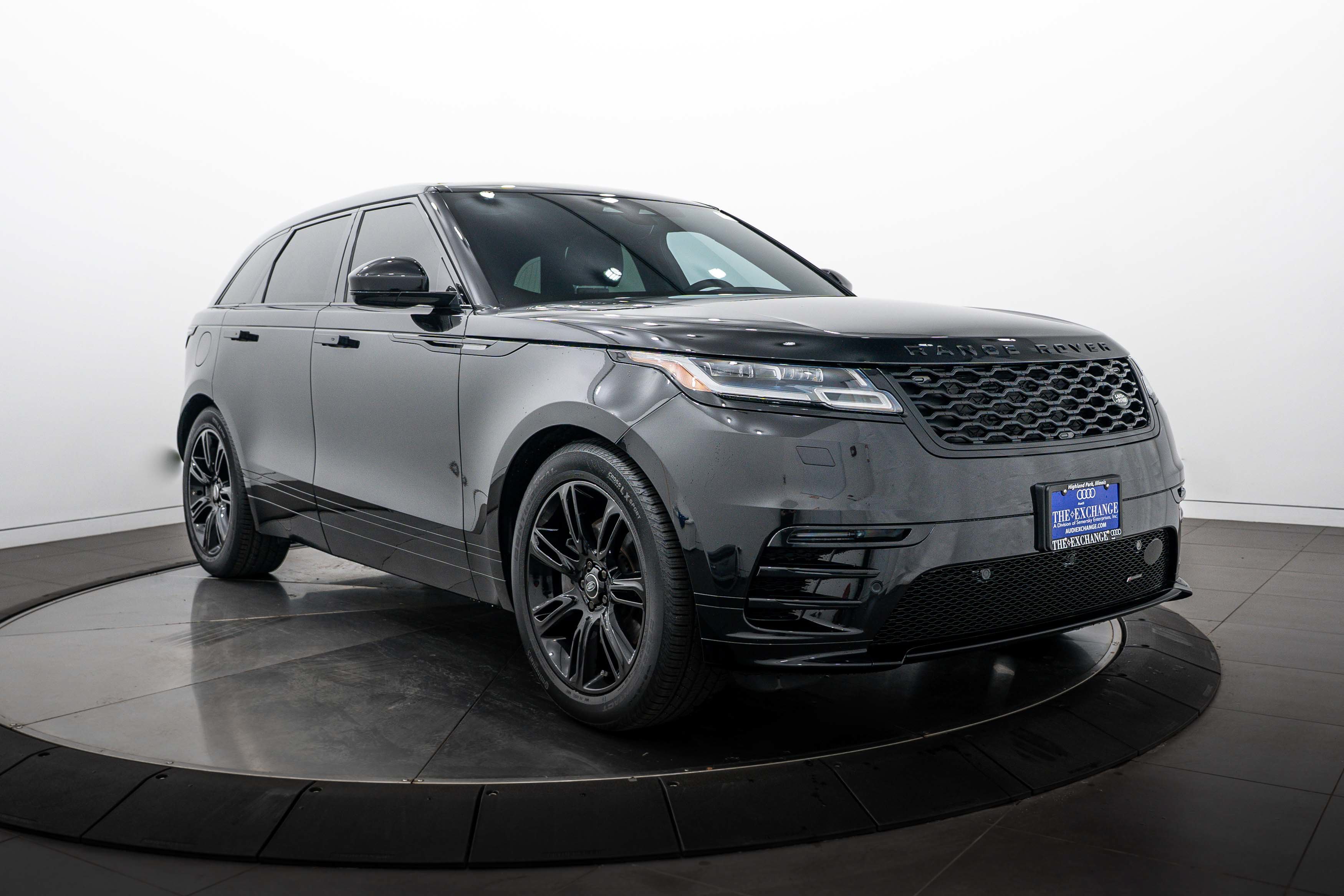 Used 2023 Santorini Black Metallic Land Rover R-Dynamic S image 2