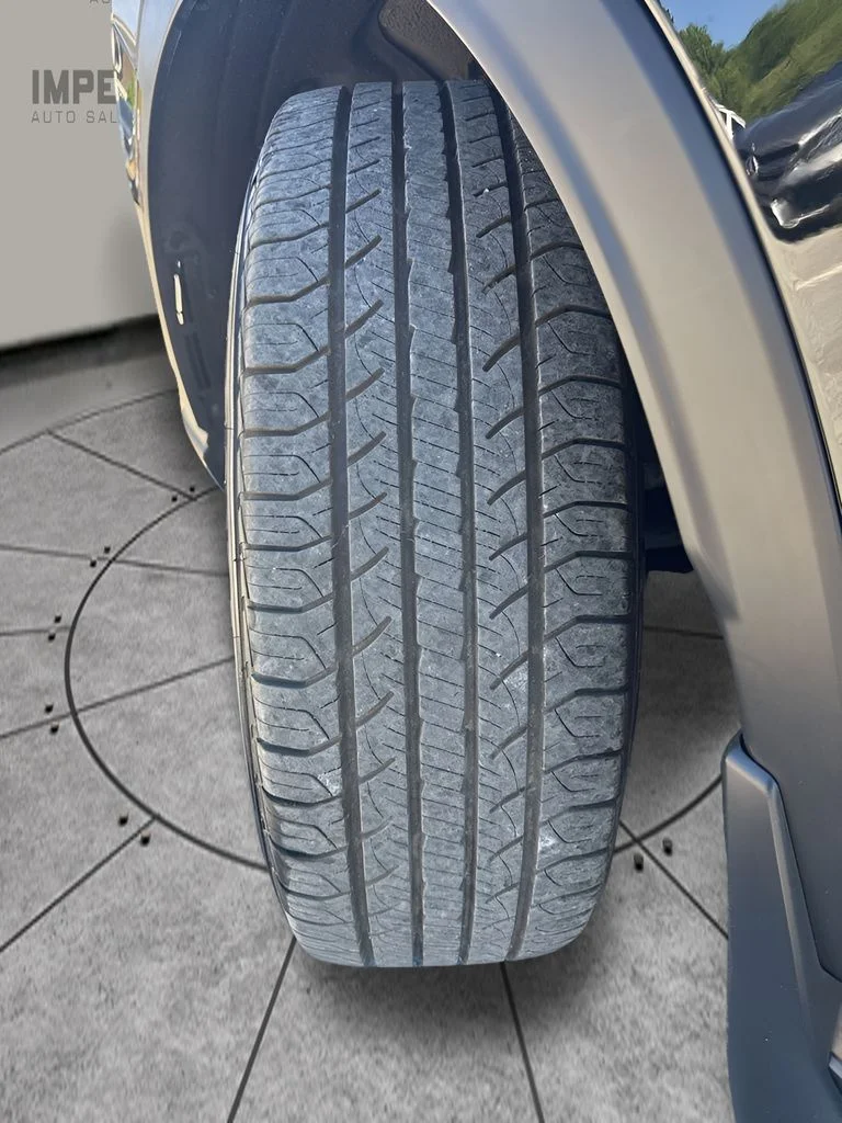 Used 2025 Black Honda EX-L image 33