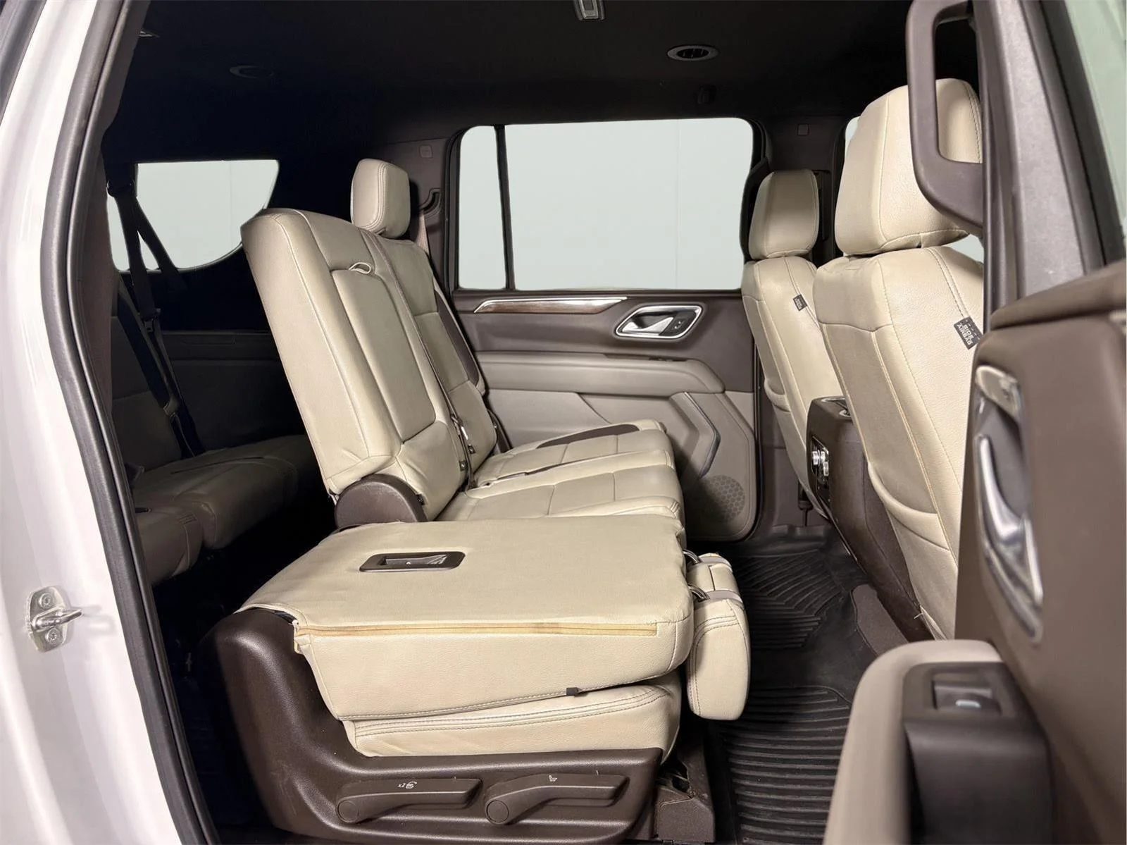 Used 2022 Summit White GMC SLE image 19