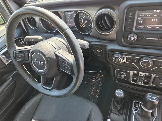 Used 2020 Billet Silver Metallic Clearcoat Jeep Sport S image 33