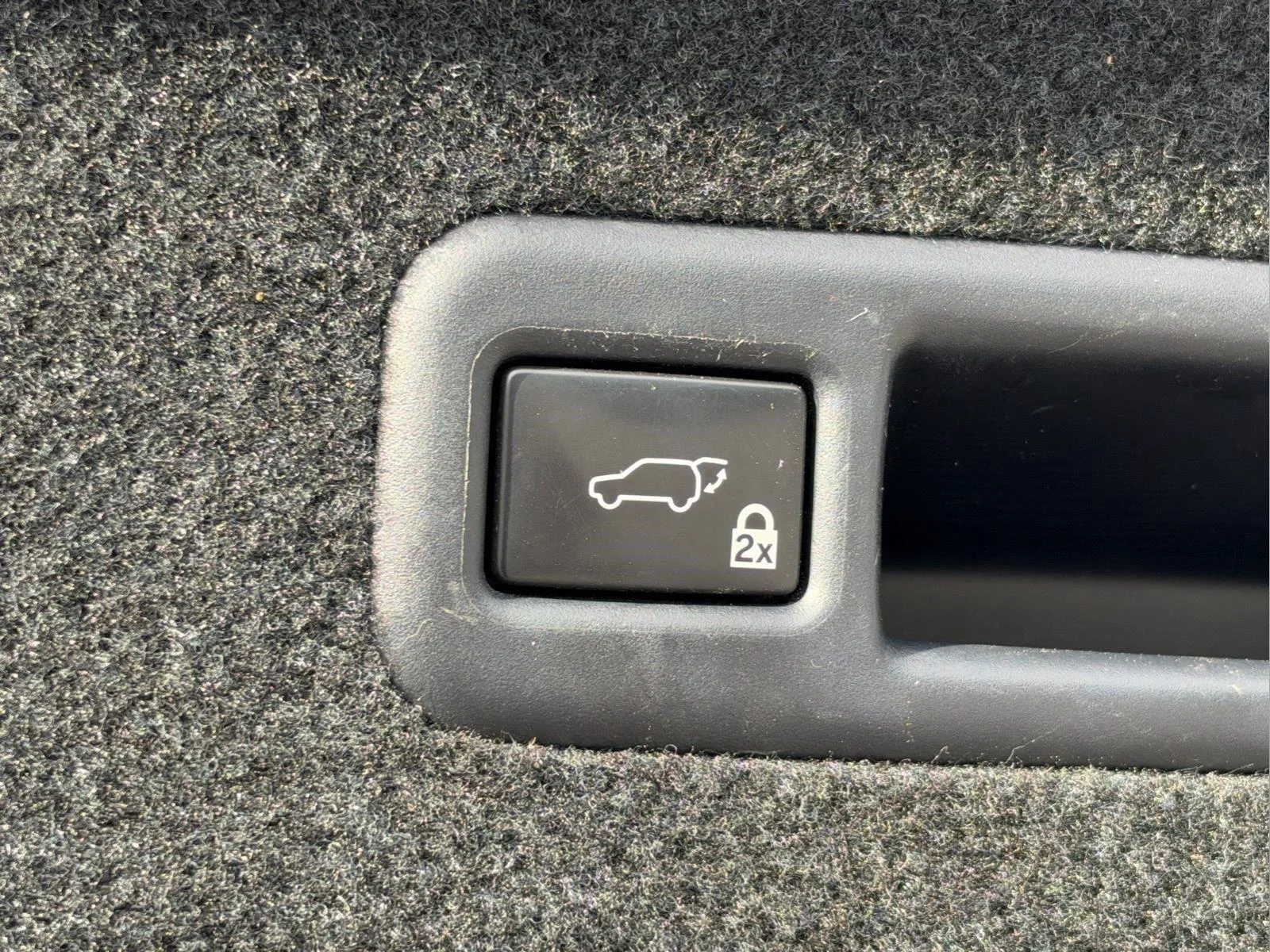 Used 2019 Silver Lining Metallic Lexus RX 350L Premium image 6