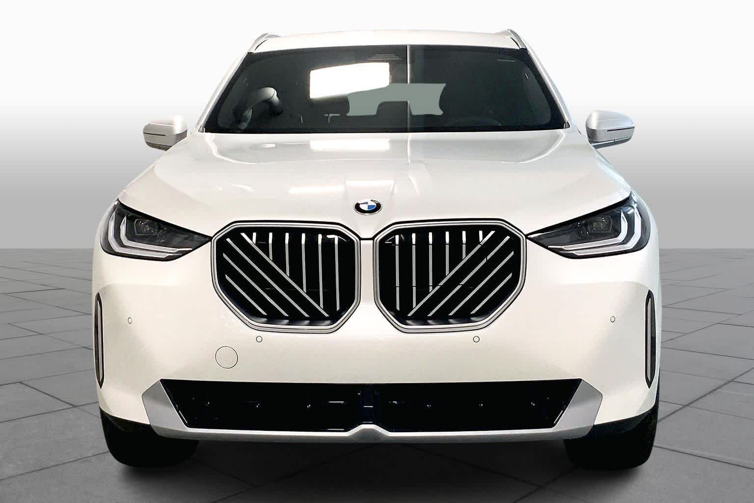 New 2026 Mineral White Metallic BMW 30 xDrive image 3
