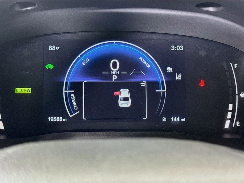 Used 2025 Ice Cap Toyota SE image 13