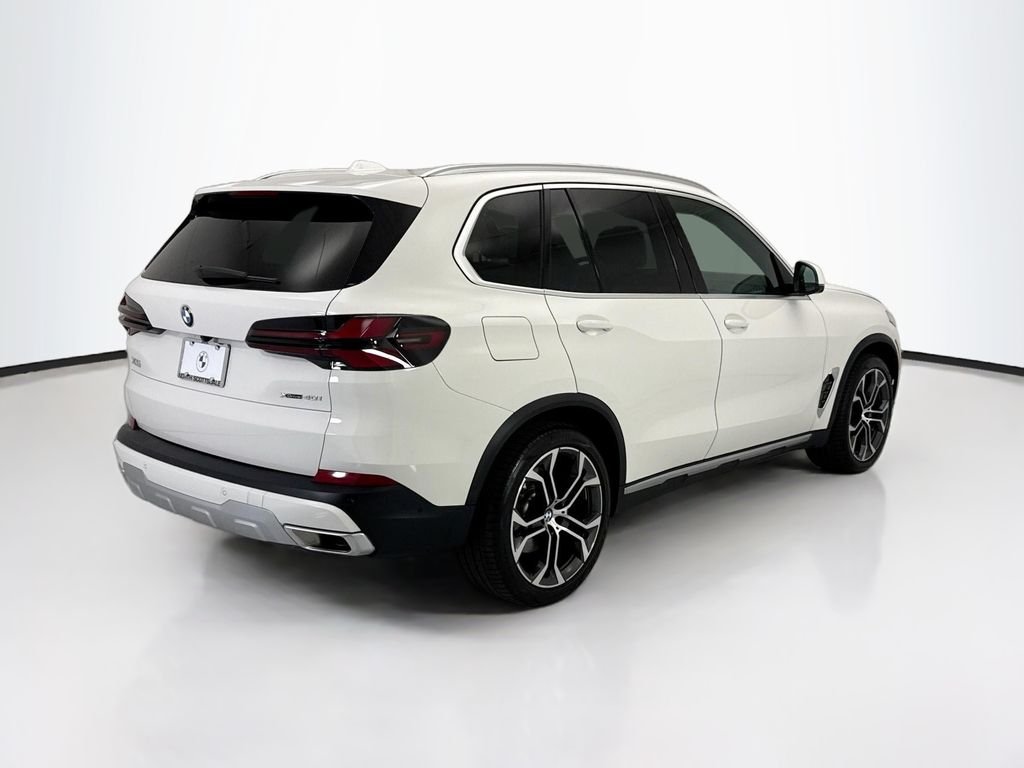 Certified Used 2026 Alpine White BMW xDrive40i image 5