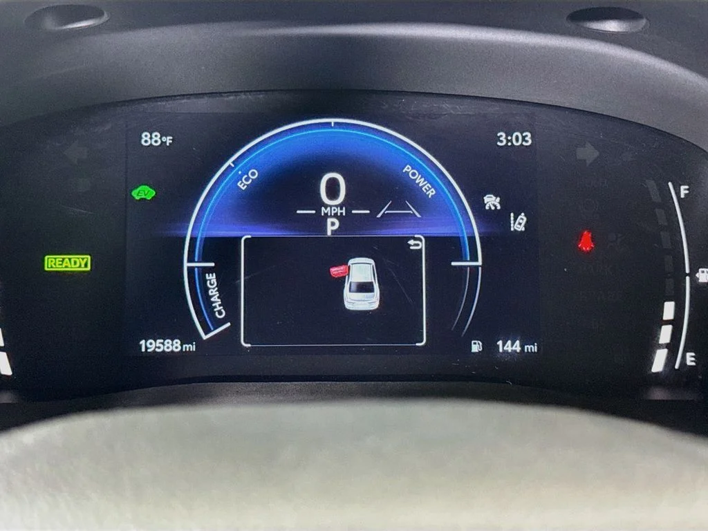 Used 2025 Ice Cap Toyota SE image 13