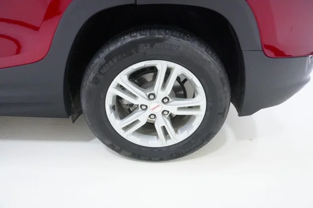 Used 2023  GMC SLE image 10
