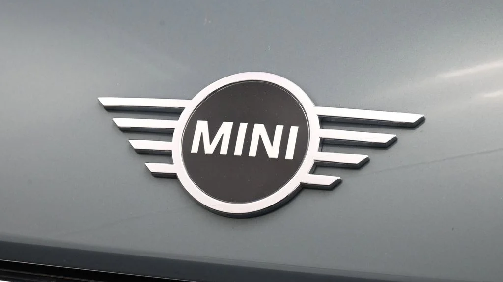 Used 2024 Green MINI Signature image 19