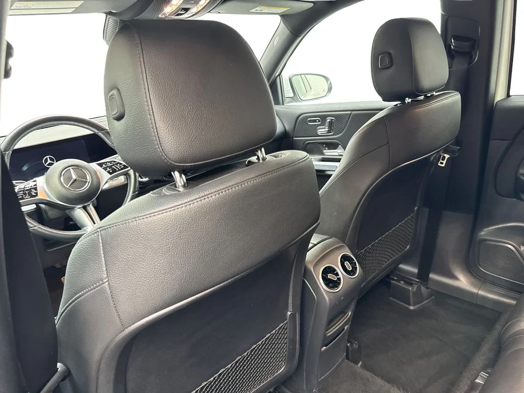 Used 2024 White Mercedes-Benz GLB 250 image 33