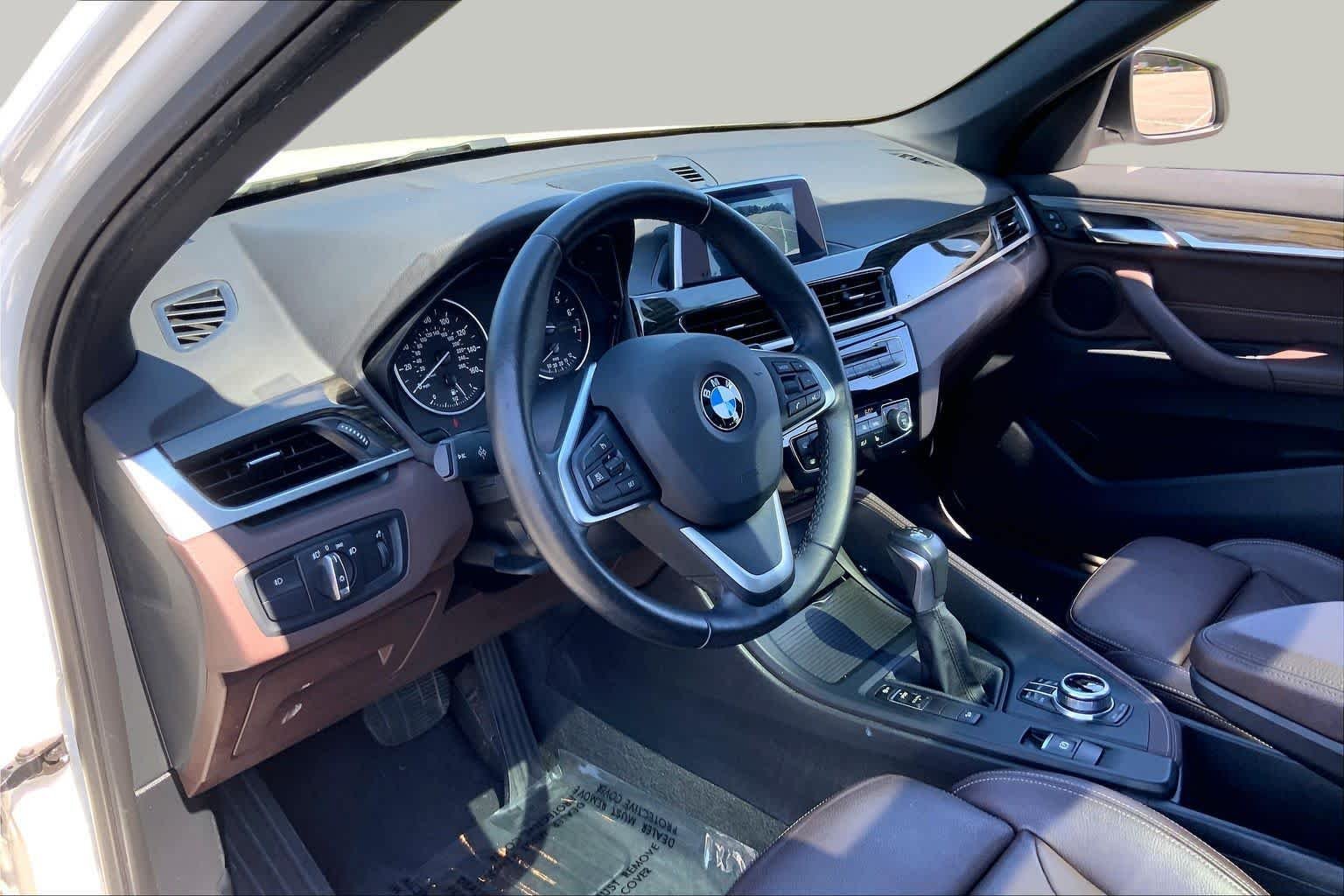 Used 2018 Alpine White BMW xDrive28i image 17