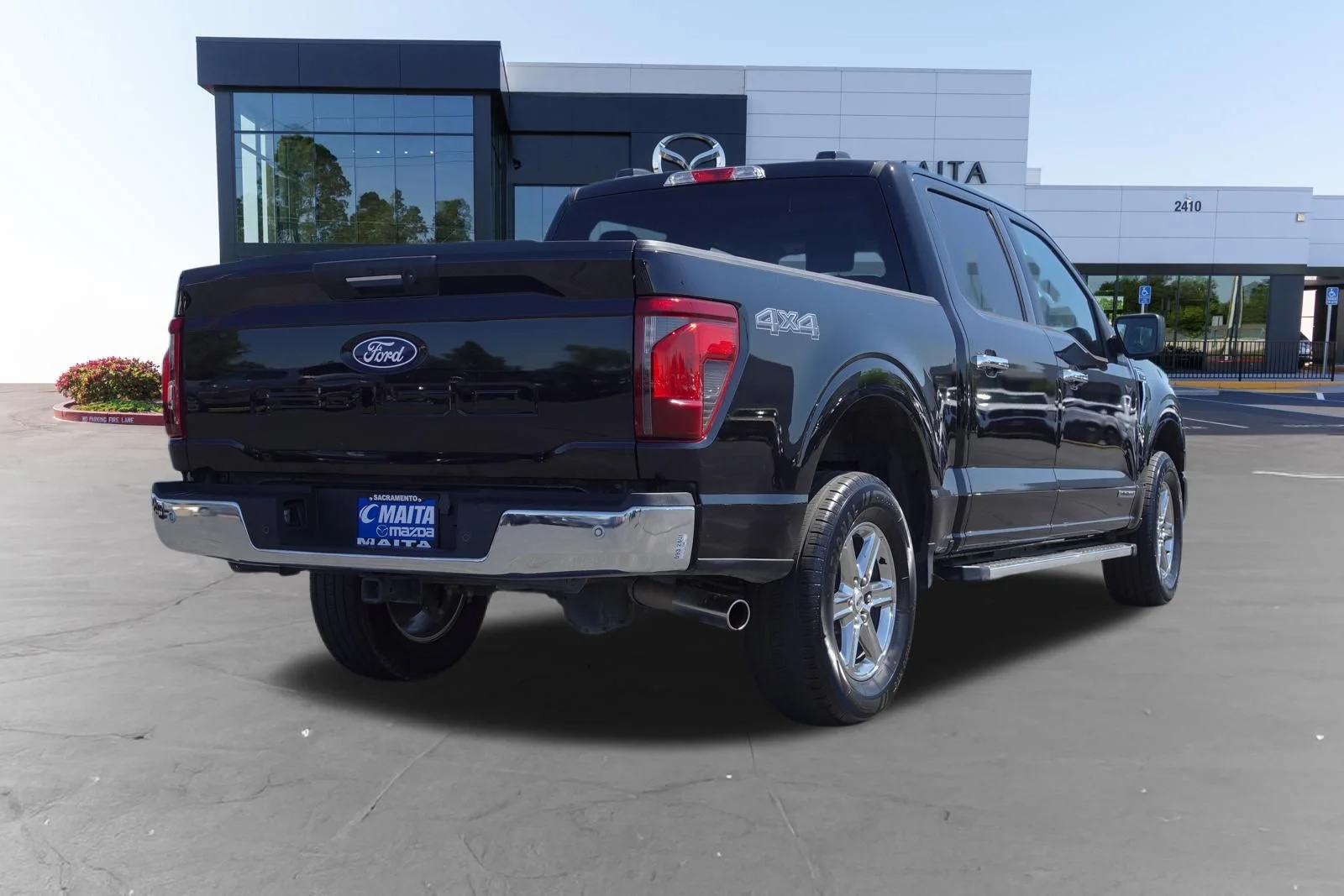 Used 2024 Black Metallic Ford XLT image 3
