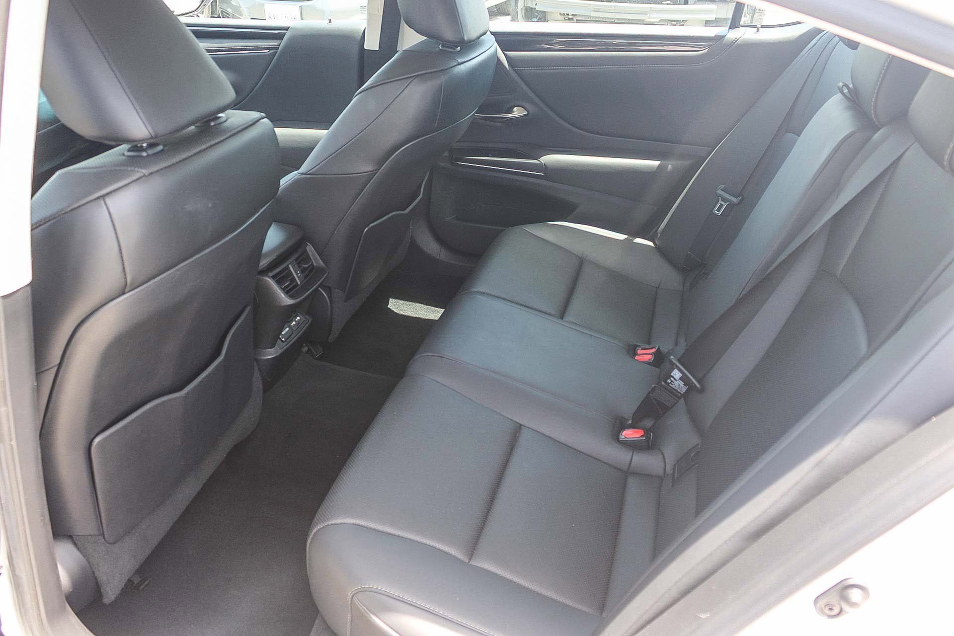 Used 2021 Eminent White Pearl Lexus ES 350 image 19