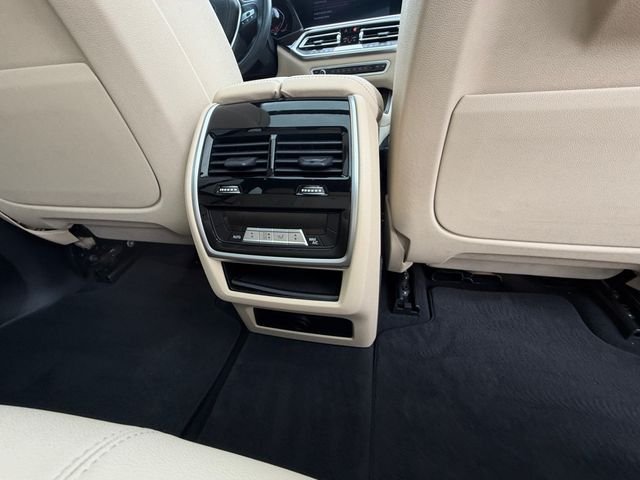 Used 2020 White BMW sDrive40i image 17