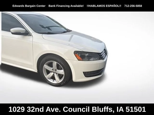 Used 2013 White Volkswagen 2.5 SE image 1