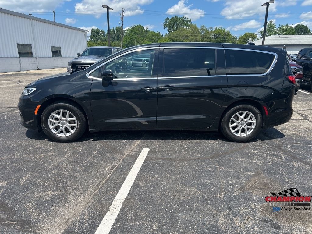 Used 2024 Black Chrysler Touring L image 2